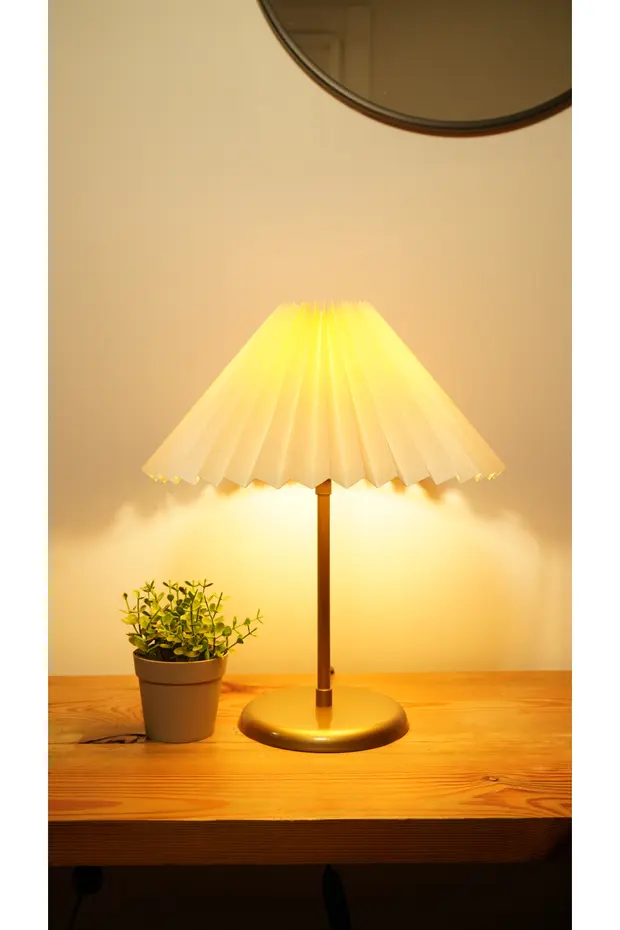 Eskitme Ayaklı Umbrella Model Masa Lambası Eskitme Ayaklı Umbrella Model Masa Lambası