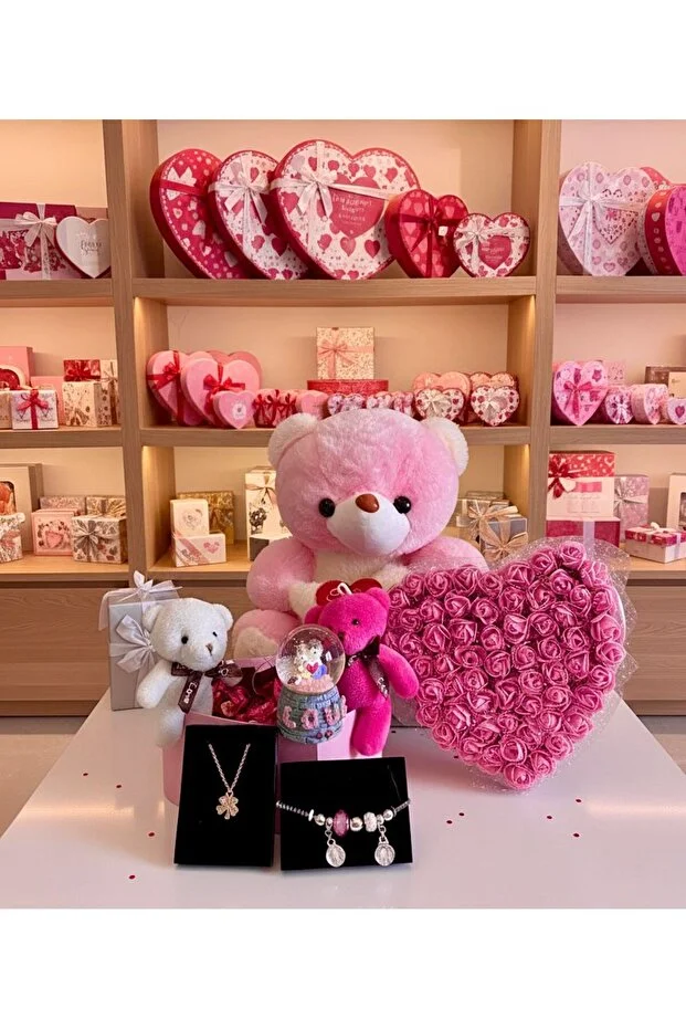 Sevgiliye arkadaşa hediye Büyük peluş 2 adet küçük peluş pandora bileklik yonca kolye kar küresi