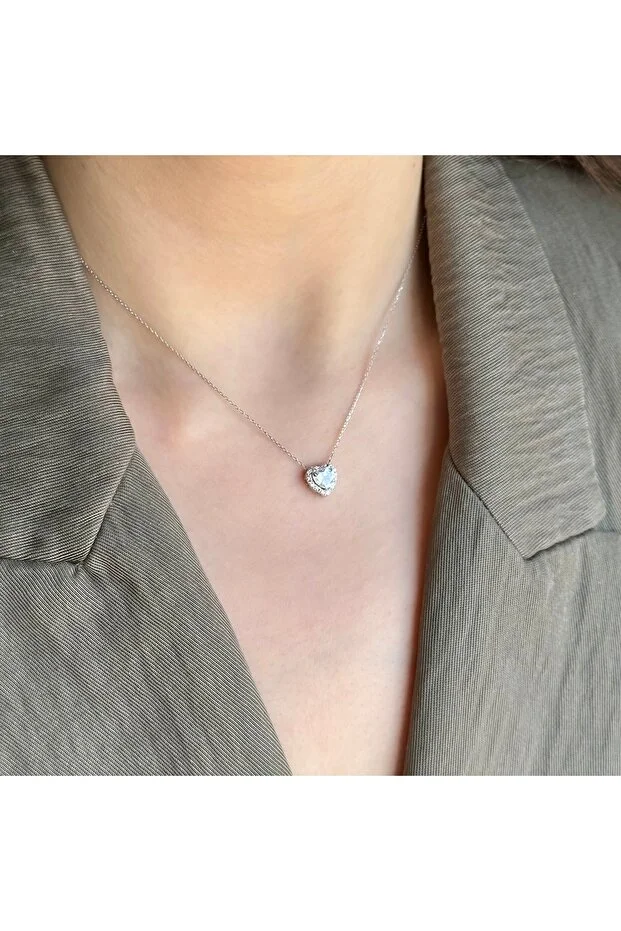 Işıklı Kolye Kutulu Gümüş Pırlanta Montür Kalp Kolye Işıklı Kolye Kutulu Gümüş Pırlanta Montür Kalp Kolye